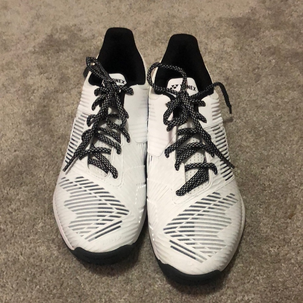 Yonex Unisex Tennis Sneaker size 9.5